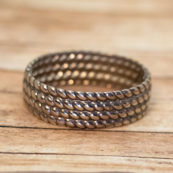 7 inch, Vintage Snake Scales Silver Tone Intricate Hinge Bangle - XX9 - Picture 1 of 3